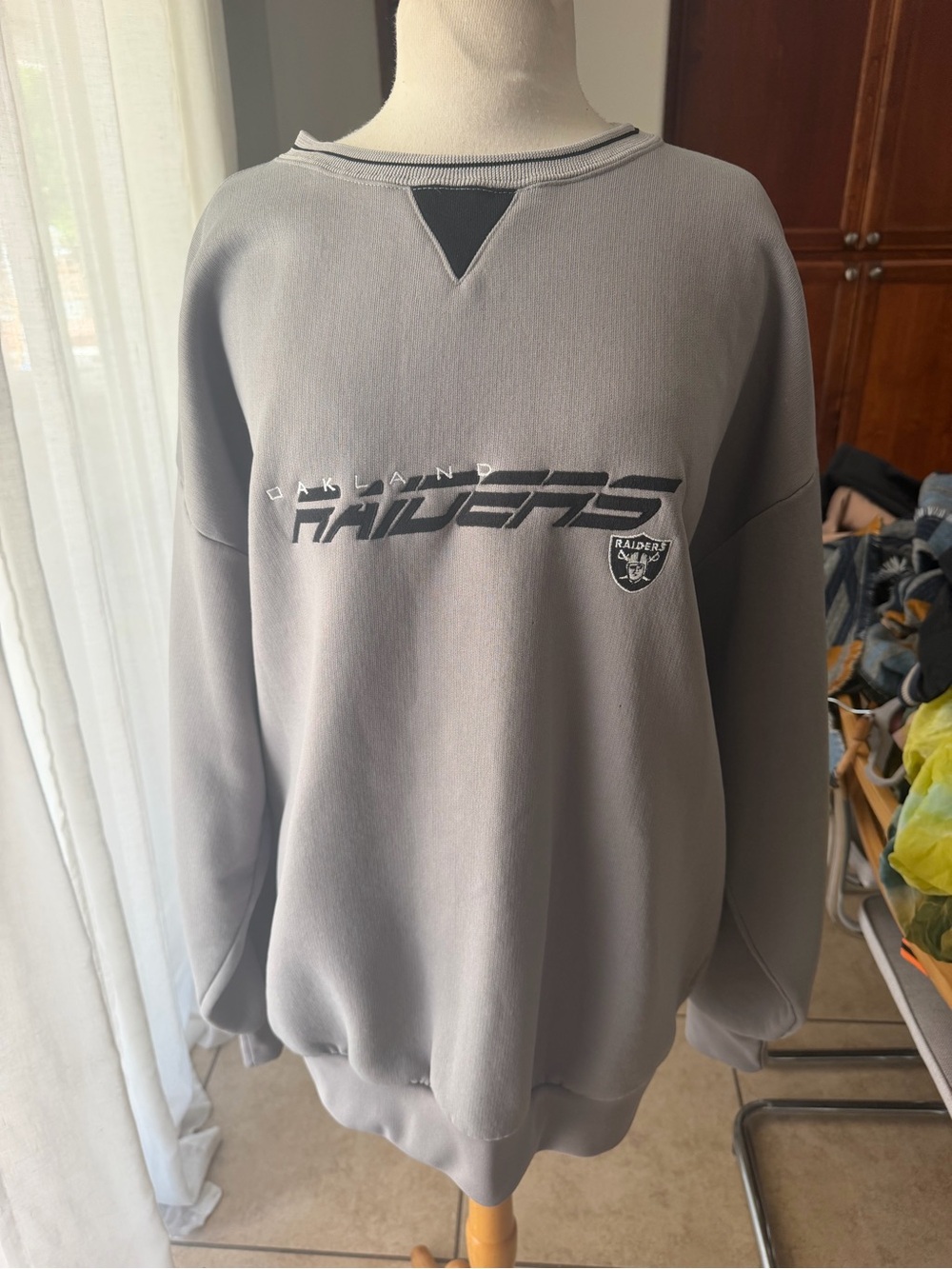 Majestic Vintage 90s Oakland Raiders Gray Crewneck Sweater L Flawed